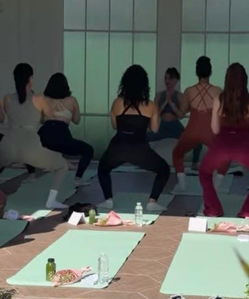 Kaymaz TPE Yoga Matı 6 mm Çift Renkli | Diz Ağrıtmayan Ekstra Yumuşak Pilates & Fitness Minderi | Terletmeyen Kaydırmaz Yüzey | Taşıma Kolay Hafif Mat