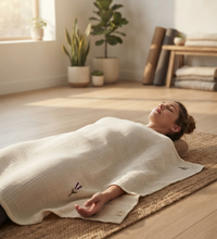 Meditasyon Şalı %100 Pamuk Müslin Yoga Şalı Lavanta Nakışlı Savasana Meditasyon Örtüsü Nefes Egzersizi Battaniyesi Ekru