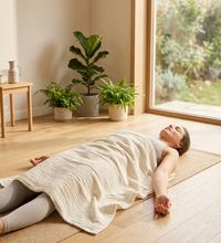 Shavasana Meditasyon & Yoga Battaniyesi – %100 Organik Pamuk Müslin, Kırık Beyaz